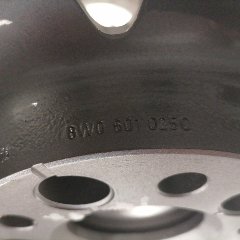 JUEGO DE LLANTAS ORIGINALES AUDI EN 17"