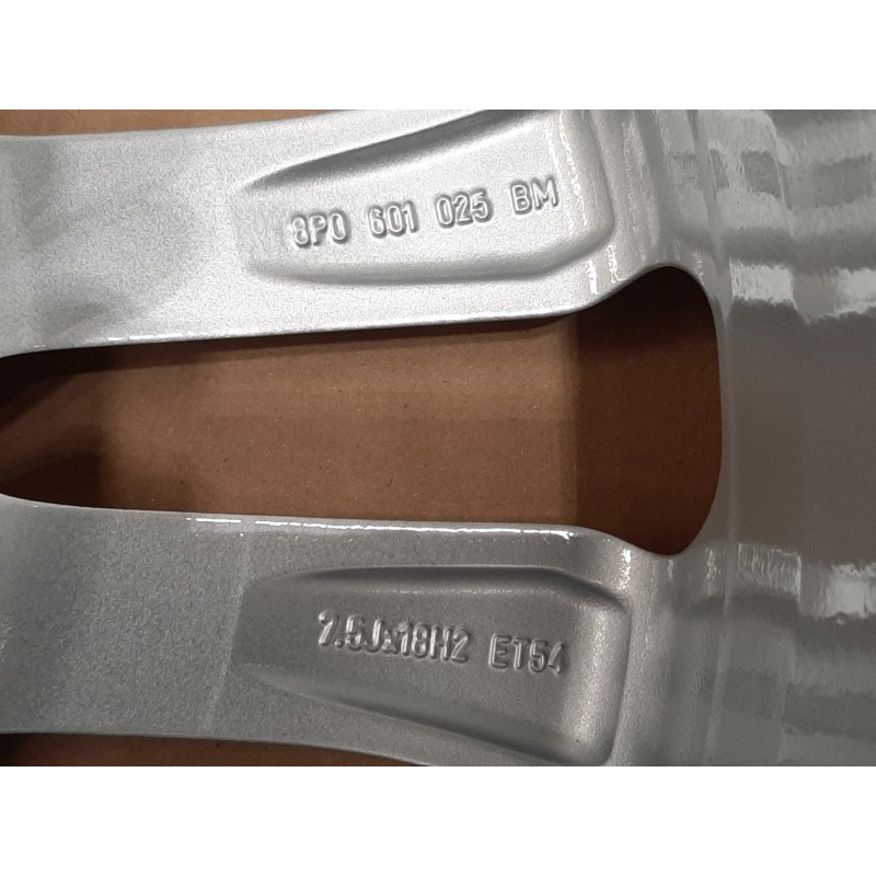 JUEGO DE LLANTAS ORIGINALES AUDI EN 18"