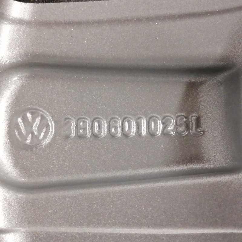 LLANTA SUELTA ORIGINAL VOLKSWAGEN EN 16" 3B0601025L