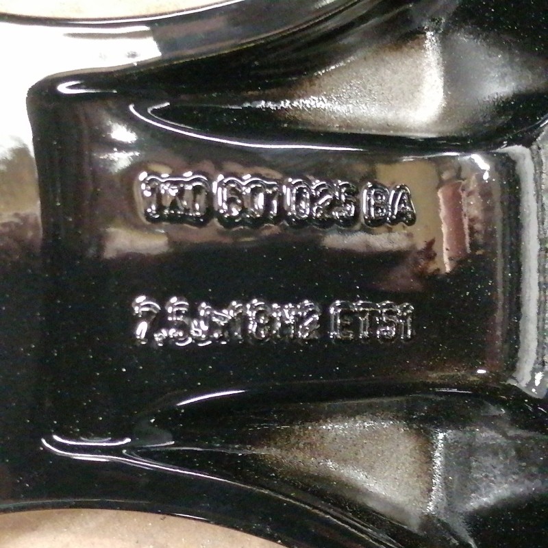 LLANTA SUELTA ORIGINAL VOLKSWAGEN EN 18" 1K0601025BA