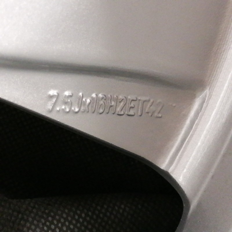 JUEGO DE LLANTAS ORIGINALES MERDECES EN 16"