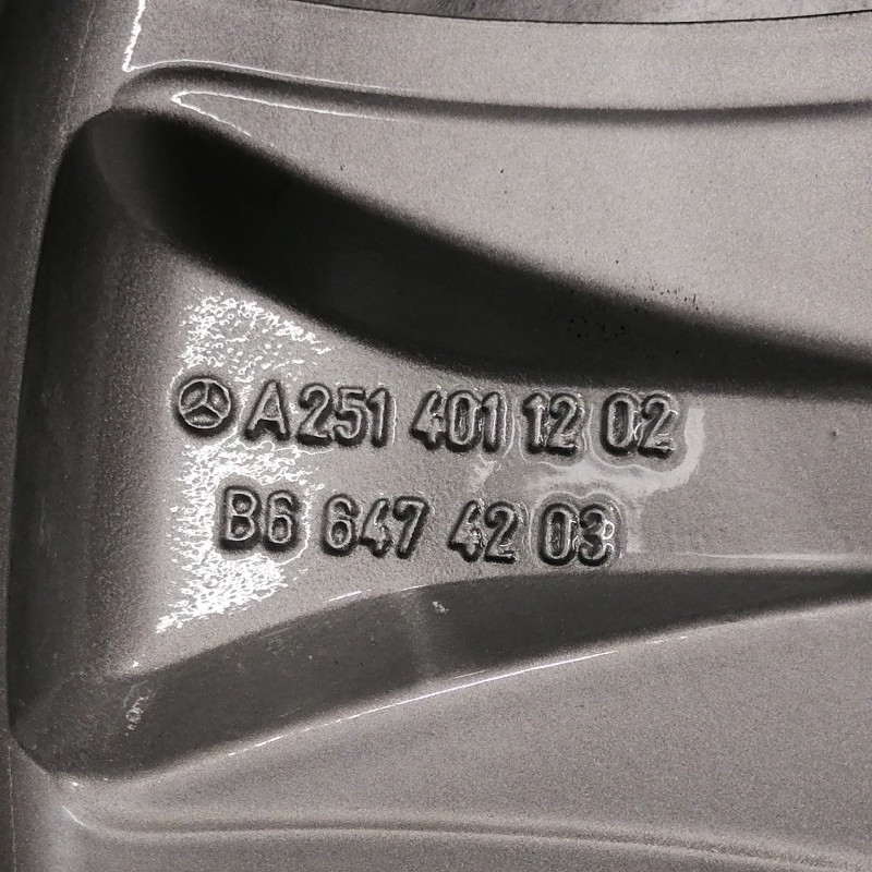 JUEGO DE LLANTAS ORIGINALES MERCEDES EN 19"