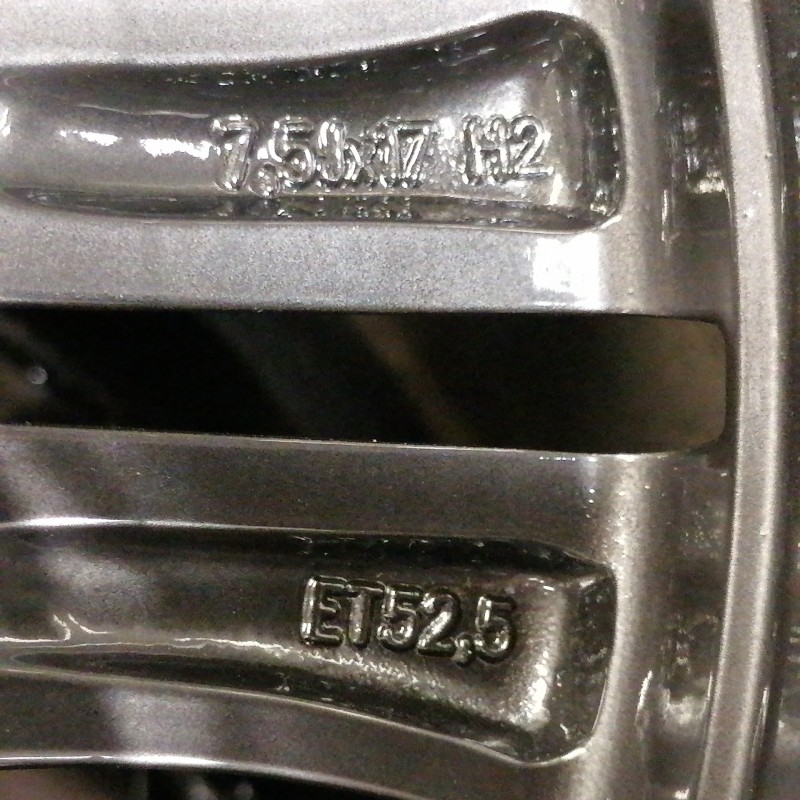 JUEGO DE LLANTAS ORIGINALES MERCEDES EN 17"