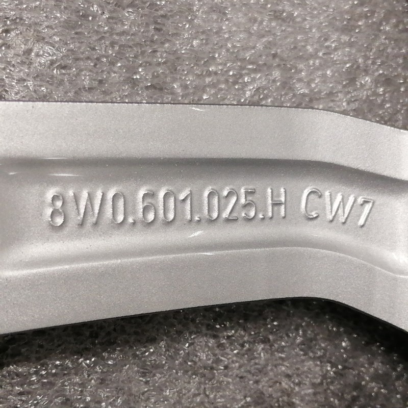 LLANTA SUELTA ORIGINAL AUDI EN 18" 8W0601025H