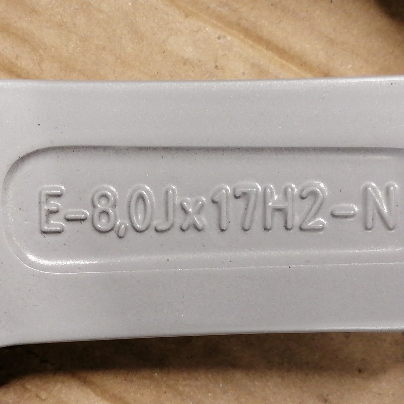 JUEGO DE LLANTAS ORIGINALES AUDI EN 17"