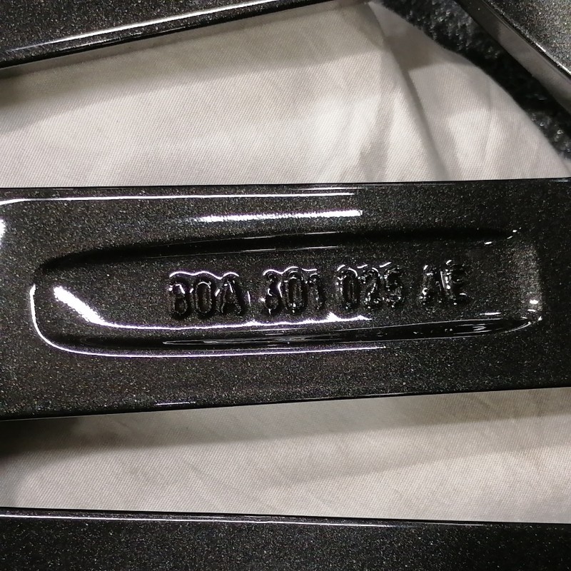 JUEGO DE LLANTAS ORIGINALES AUDI EN 20"