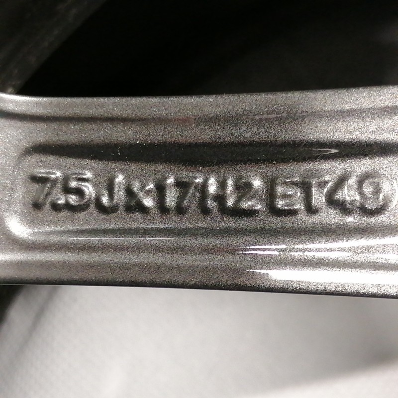 JUEGO DE LLANTAS ORIGINALES VOLKSWAGEN EN 17"