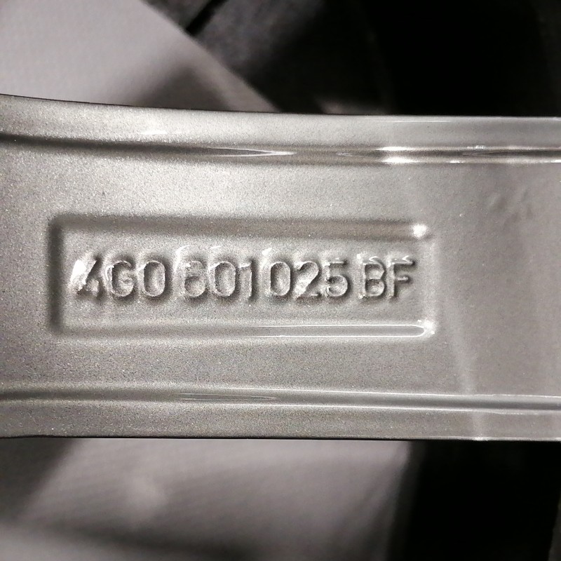 JUEGO DE LLANTAS ORIGINALES AUDI EN 18"