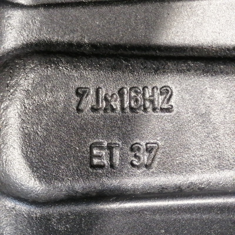 JUEGO DE LLANTAS ORIGINALES VOLKSWAGEN EN 16"