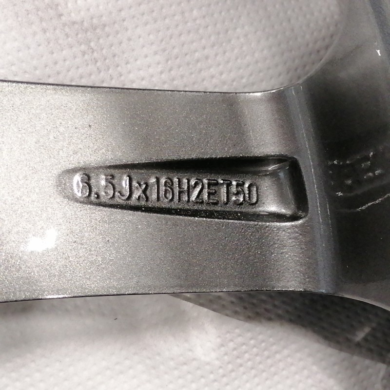 JUEGO DE LLANTAS ORIGINALES VOLKSWAGEN EN 16"