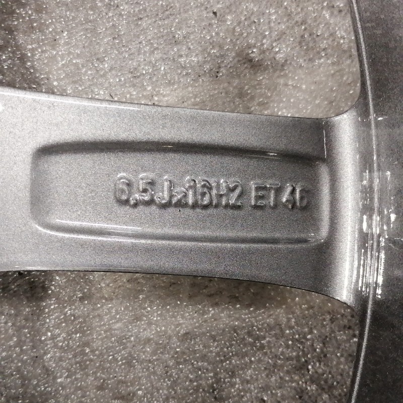 JUEGO DE LLANTAS ORIGINALES AUDI EN 16"