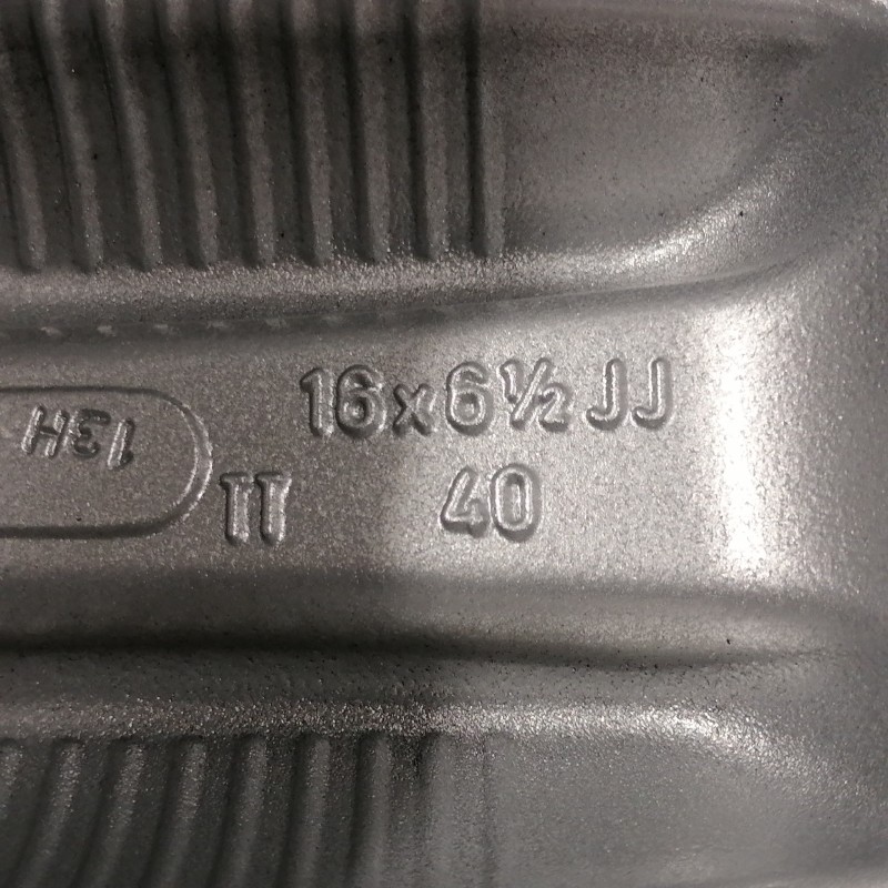 JUEGO DE LLANTAS ORIGINALES NISSAN EN 16"