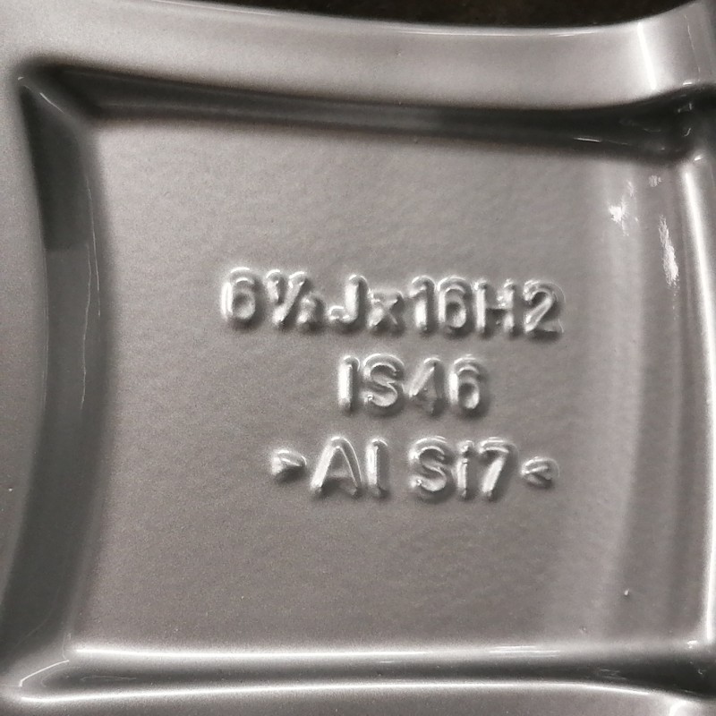 JUEGO DE LLANTAS ORIGINALES MINI EN 16"