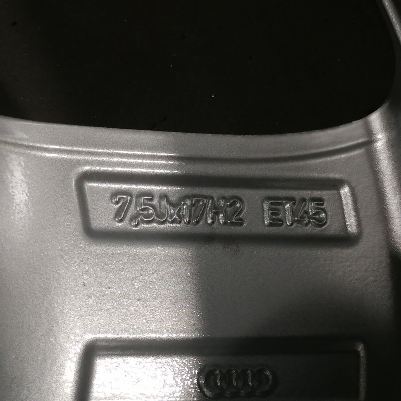 JUEGO DE LLANTAS ORIGINALES AUDI EN 17"