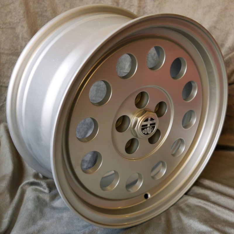 LLANTA CLASICA PARA ALFA ROMEO EN 15"