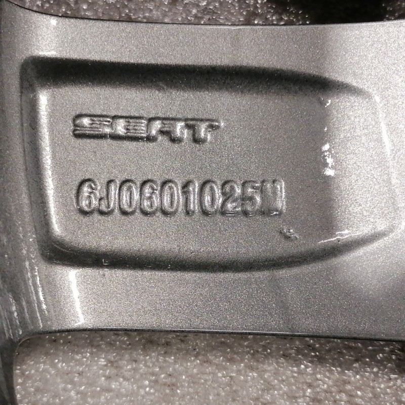 JUEGO DE LLANTAS ORIGINALES SEAT EN 15"