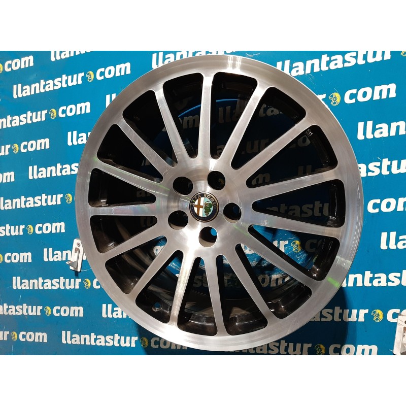 JUEGO DE LLANTAS ORIGINALES ALFA ROMEO EN 17"