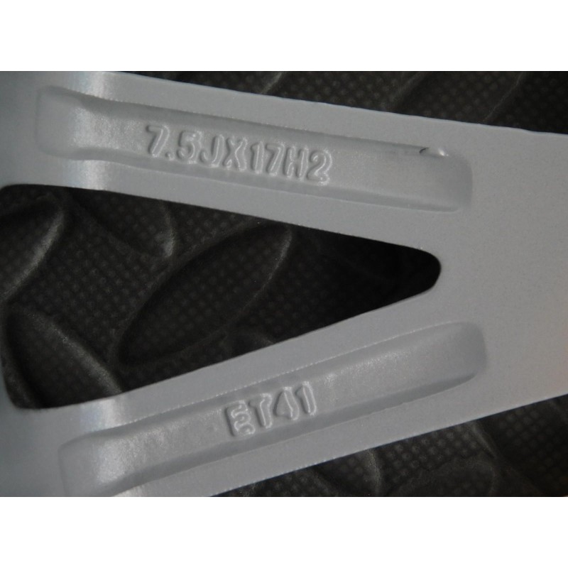 JUEGO DE LLANTAS ORIGINALES ALFA ROMEO EN 17"