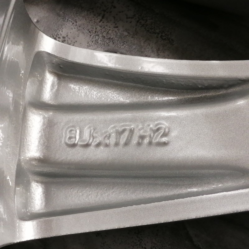 JUEGO DE LLANTAS ORIGINALES VOLKSWAGEN EN 17"