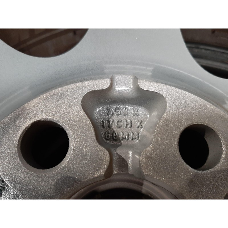 JUEGO DE LLANTAS ORIGINALES JAGUAR EN 17"