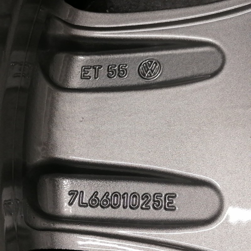 JUEGO DE LLANTAS ORIGINALES VOLKSWAGEN 17"