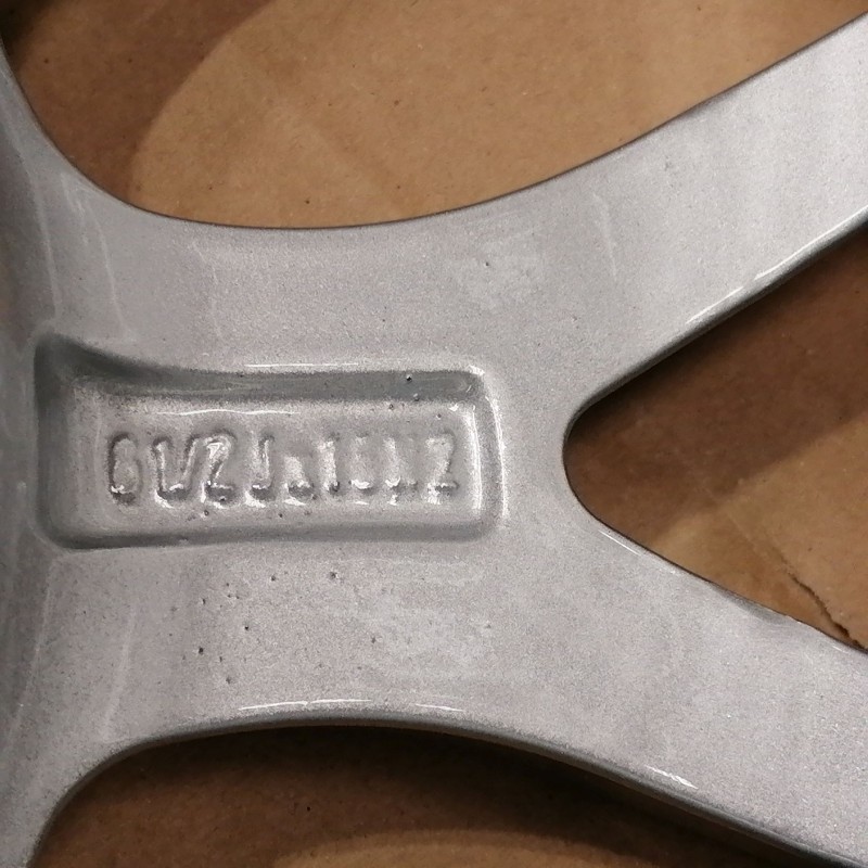 JUEGO DE LLANTAS ORIGINALES VOLKSWAGEN EN 16"